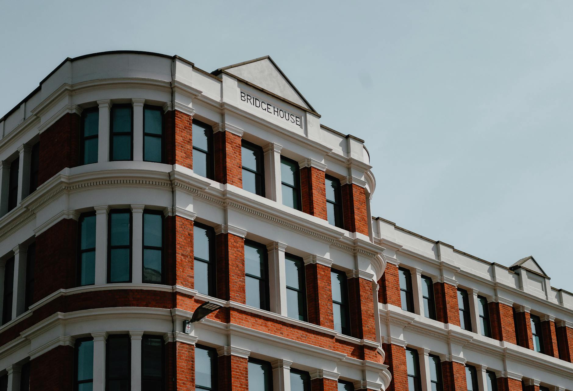 Cum să construiești o casă din module reciclabile și personalizabile?